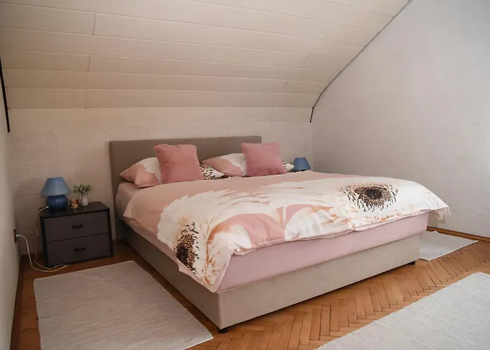 Quarto em Acomodações Particulares Stevin Ranc *