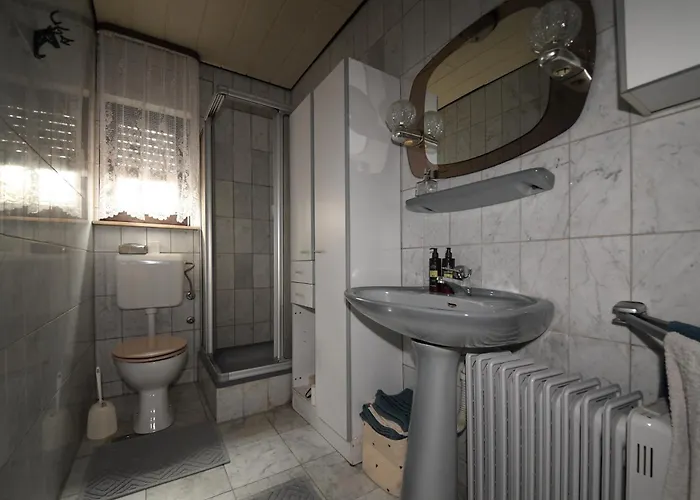 Quarto em Acomodações Particulares Stevin Ranc *